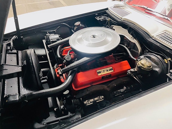 Chevrolet Corvette 13 of 13