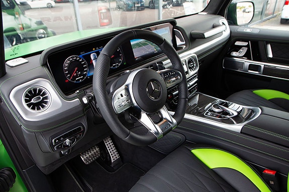 Mercedes-Benz G63 9 of 16