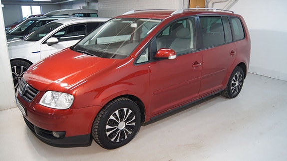 Volkswagen Touran 4 of 5