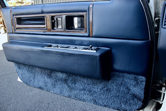 Cadillac Deville 13 of 13