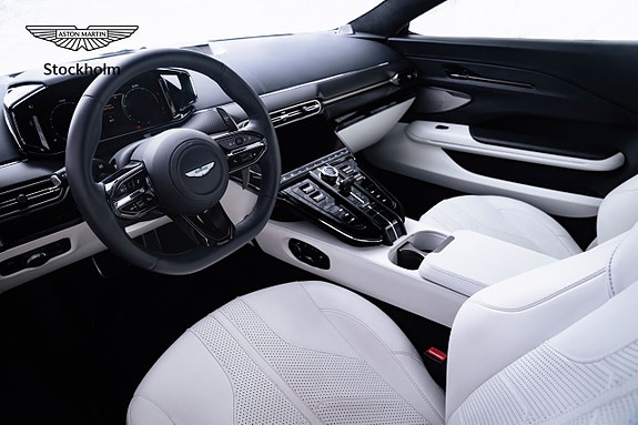 Aston Martin Vantage 9 of 18