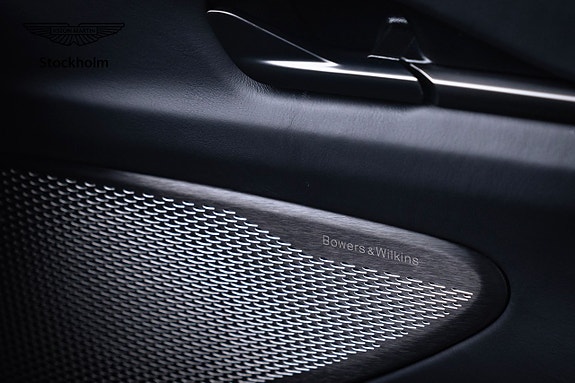 Aston Martin Vantage 18 of 18