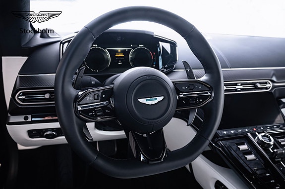 Aston Martin Vantage 13 of 18
