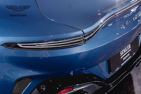 Aston Martin Vantage 7 of 18