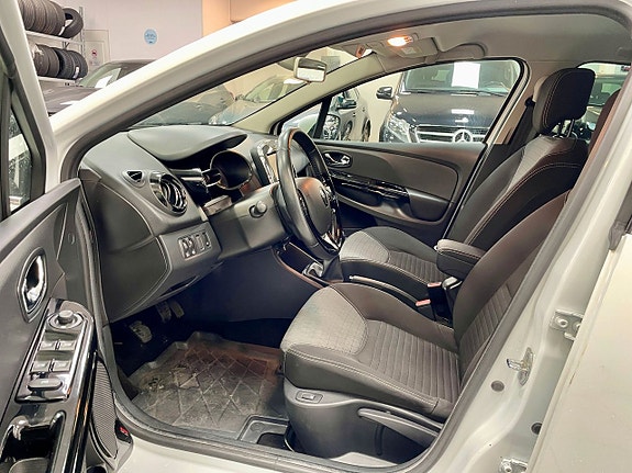Renault Clio 16 of 19