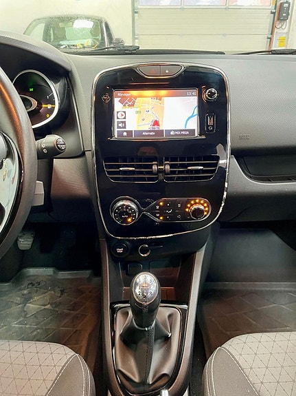 Renault Clio 9 of 19