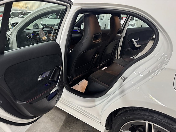 Mercedes-Benz A200 9 of 19