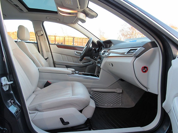 Mercedes-Benz E350 9 of 16