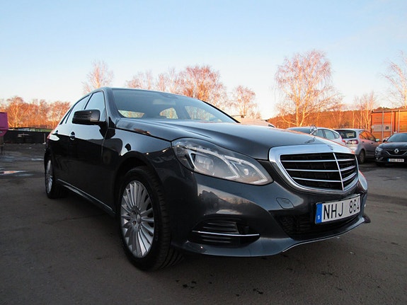 Mercedes-Benz E350 4 of 16
