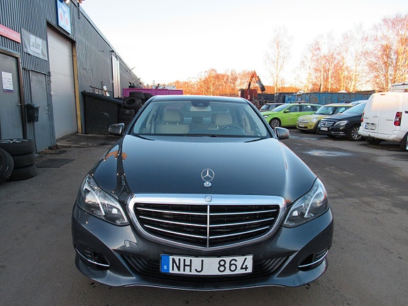 Mercedes-Benz E350 3 of 16