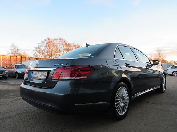 Mercedes-Benz E350 5 of 16