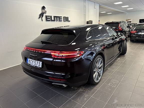 Porsche Panamera 4 2 of 5