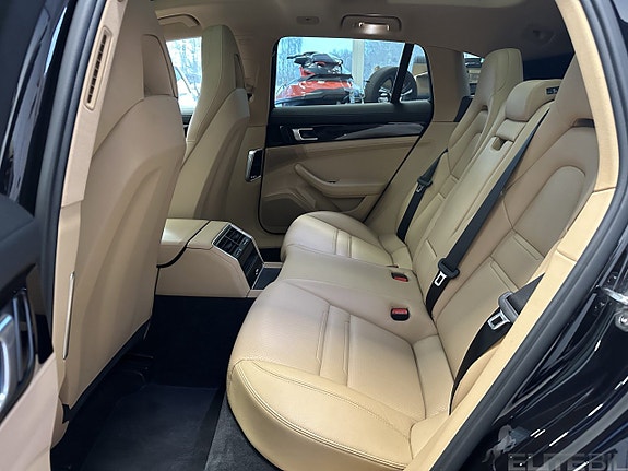 Porsche Panamera 4 13 of 26