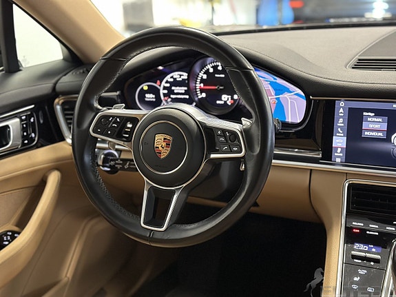 Porsche Panamera 4 16 of 26