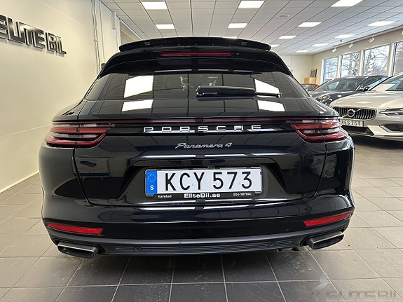 Porsche Panamera 4 4 of 5
