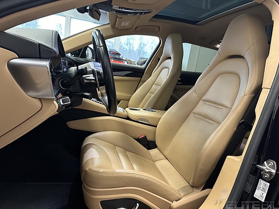 Porsche Panamera 4 9 of 26