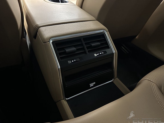 Porsche Panamera 4 19 of 26
