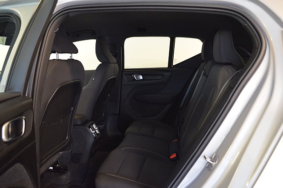 Volvo XC40 13 of 20