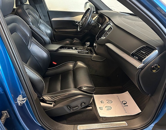 Volvo XC90 16 of 27