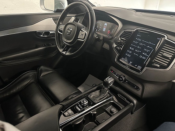 Volvo XC90 19 of 27