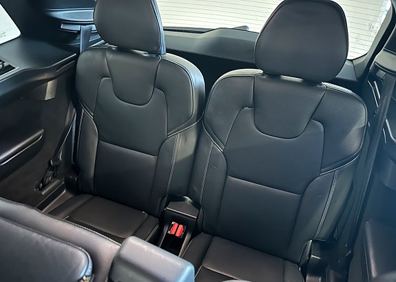 Volvo XC90 15 of 27