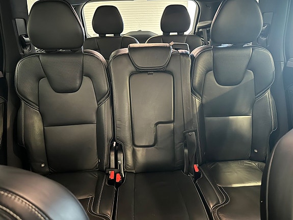 Volvo XC90 14 of 27