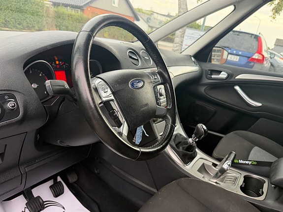 Ford Galaxy 9 of 10
