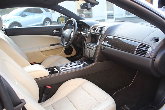 Jaguar XKR 5 of 13