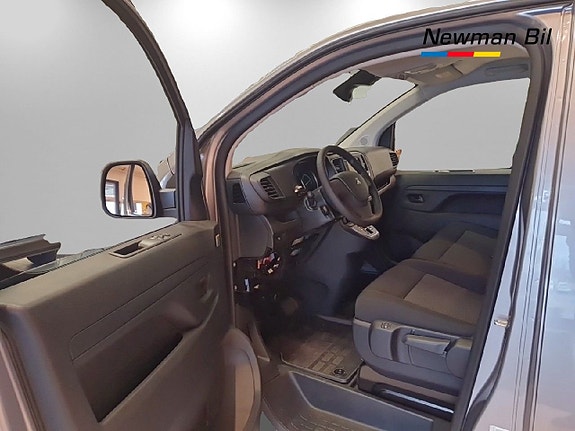 Peugeot e-Expert 9 of 16
