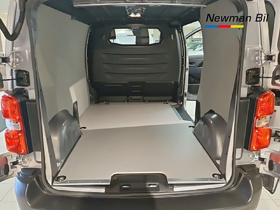 Peugeot e-Expert 7 of 16