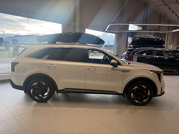 Kia Sorento 2 of 10
