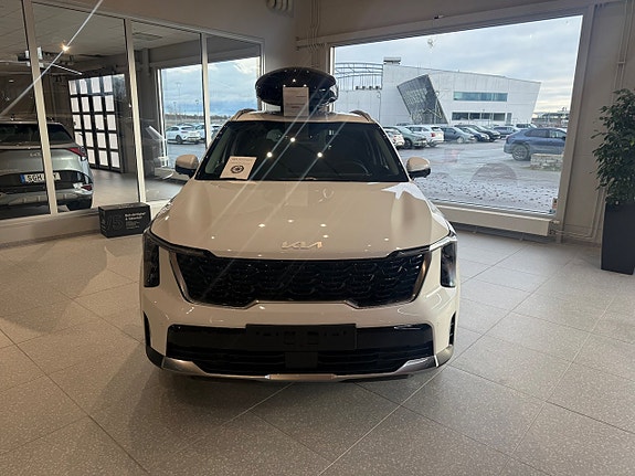 Kia Sorento 3 of 10