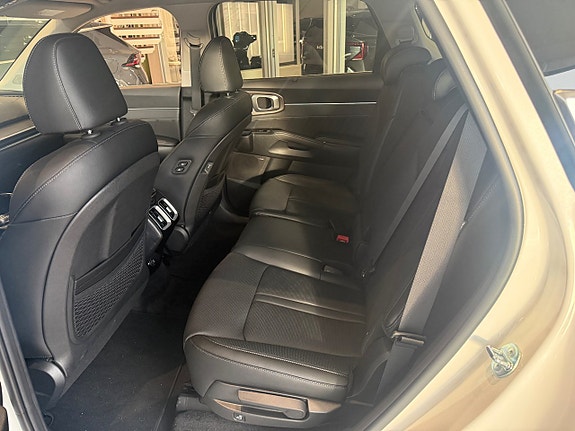 Kia Sorento 6 of 10