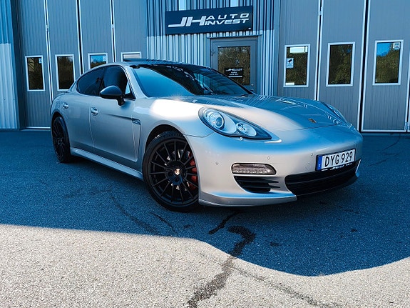 Porsche Panamera 2 of 5