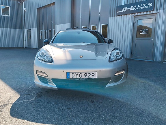 Porsche Panamera 3 of 5