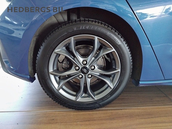 Ford Focus 12 of 17
