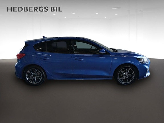 Ford Focus 2 of 17