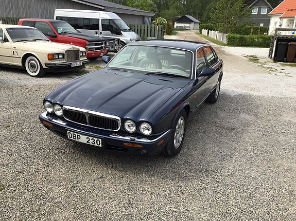 Jaguar XJ 18 of 24