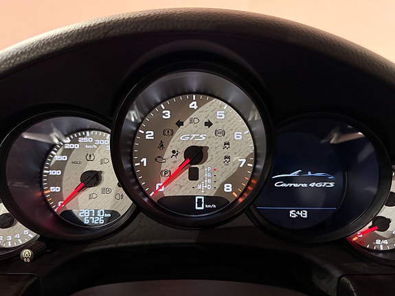 Porsche 911 Carrera 4 GTS 13 of 18