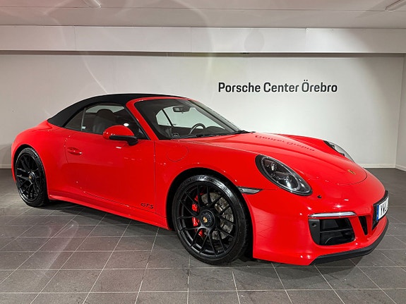 Porsche 911 Carrera 4 GTS 3 of 5