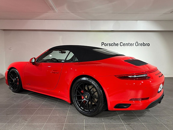 Porsche 911 Carrera 4 GTS 2 of 5
