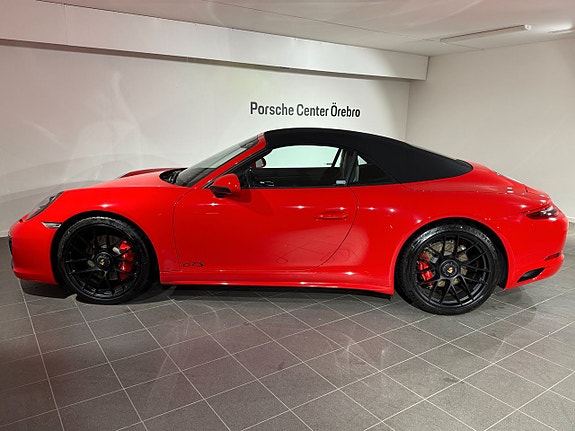 Porsche 911 Carrera 4 GTS 6 of 18