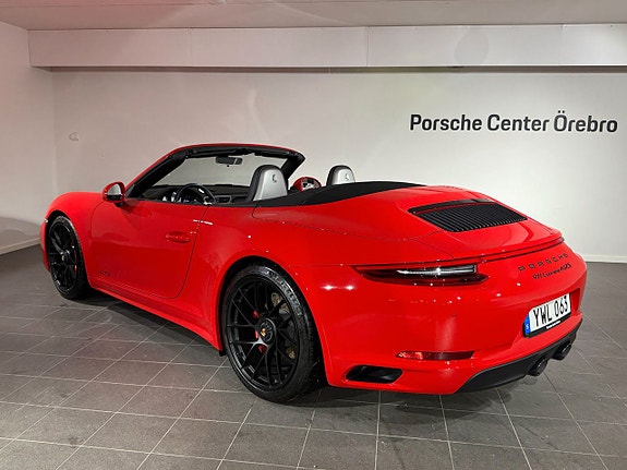 Porsche 911 Carrera 4 GTS 4 of 5