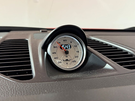 Porsche 911 Carrera 4 GTS 14 of 18