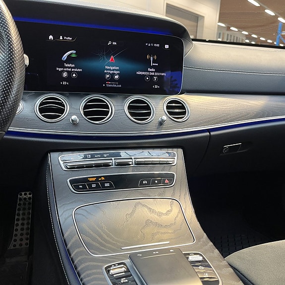 Mercedes-Benz E300 13 of 13