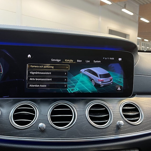 Mercedes-Benz E300 12 of 13