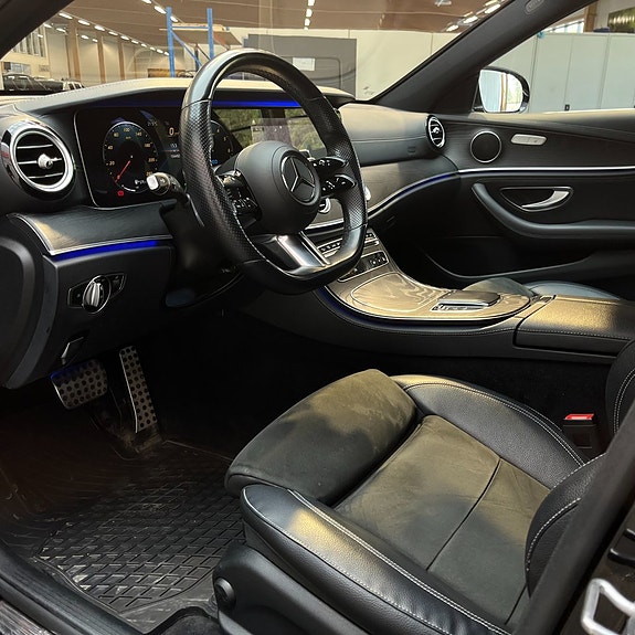 Mercedes-Benz E300 8 of 13