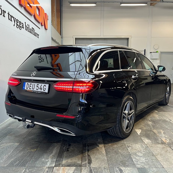 Mercedes-Benz E300 4 of 13