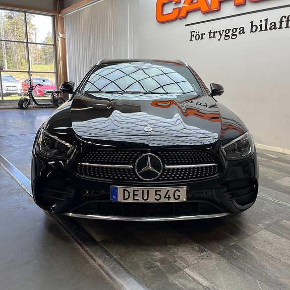 Mercedes-Benz E300 6 of 13