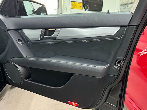 Mercedes-Benz C220 22 of 25